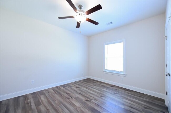Building Photo - 1270 Charleston Dr
