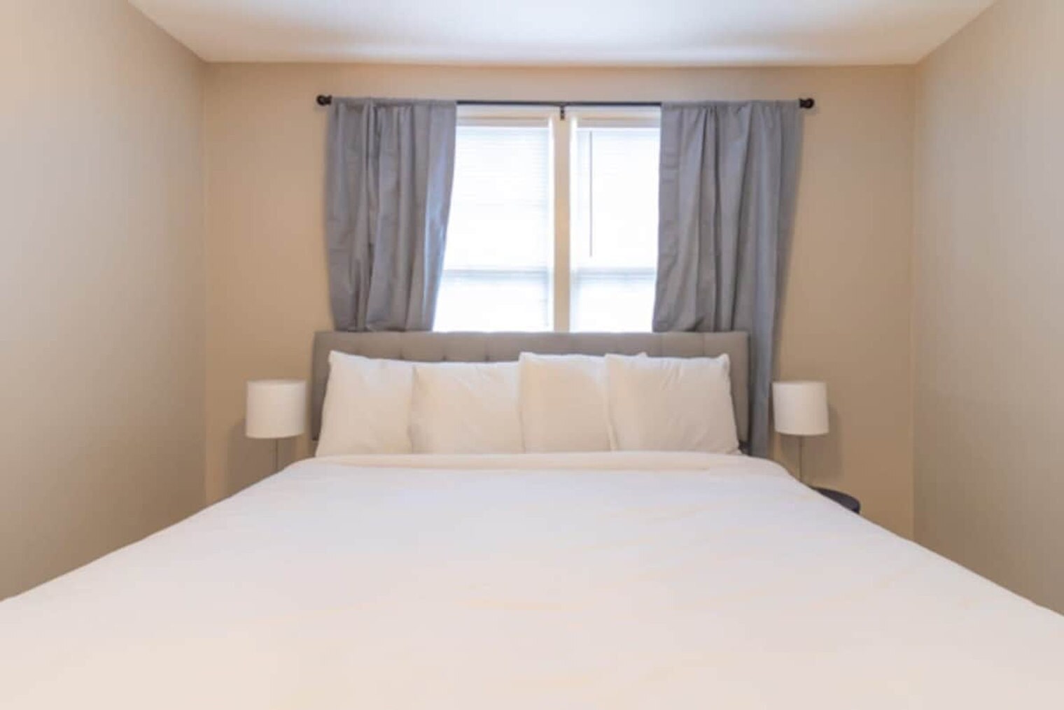 Building Photo - 3912 Crestview Dr