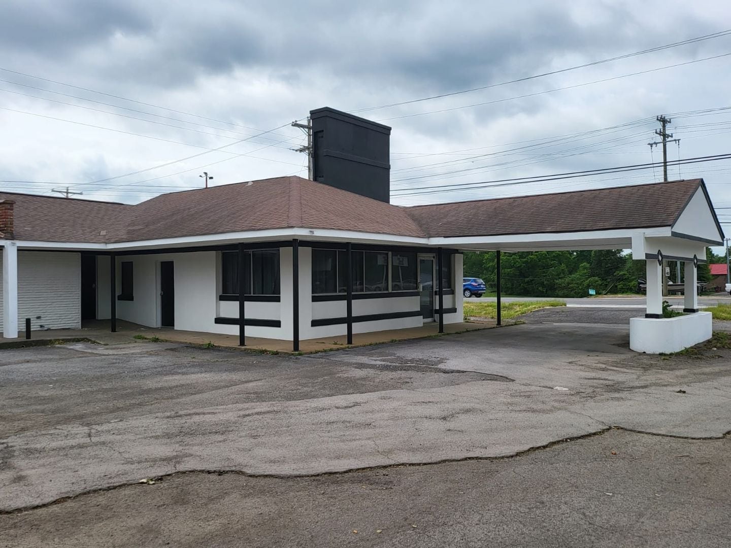 Building Photo - 905 Providence Blvd