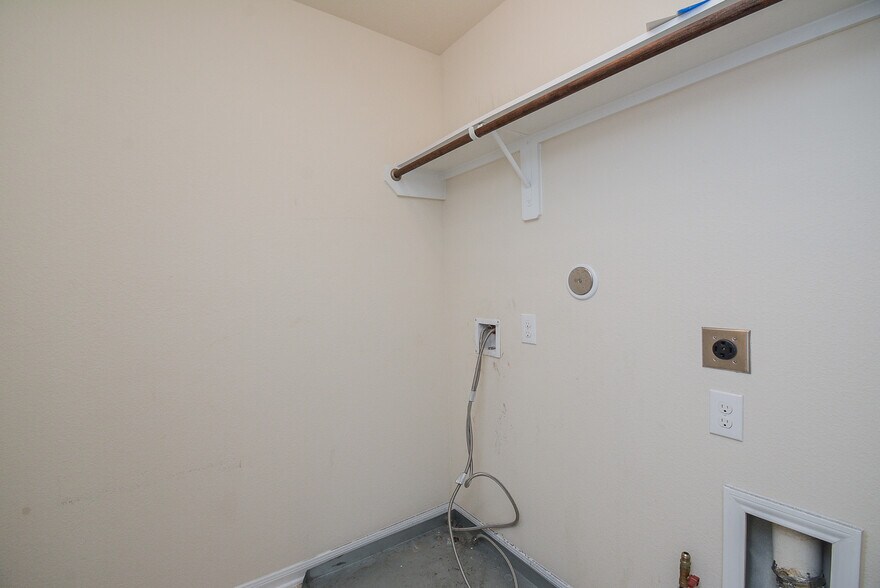 Building Photo - 2380 Elm Crossing Trail