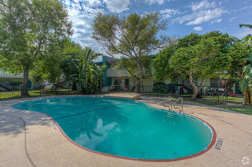 The Landing at Everhart Corpus Christi, TX Apartment Finder