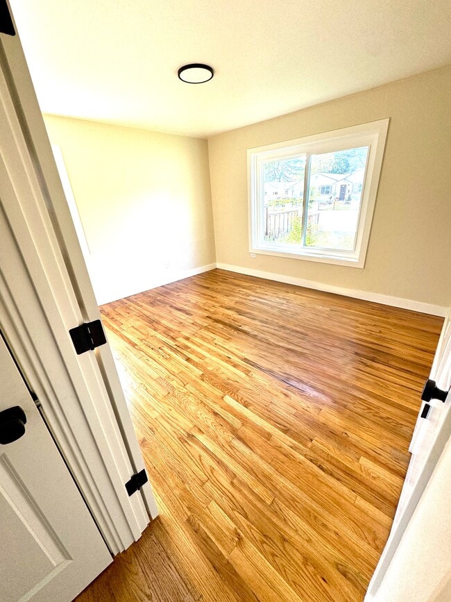 Building Photo - 2597 Maywood Ave