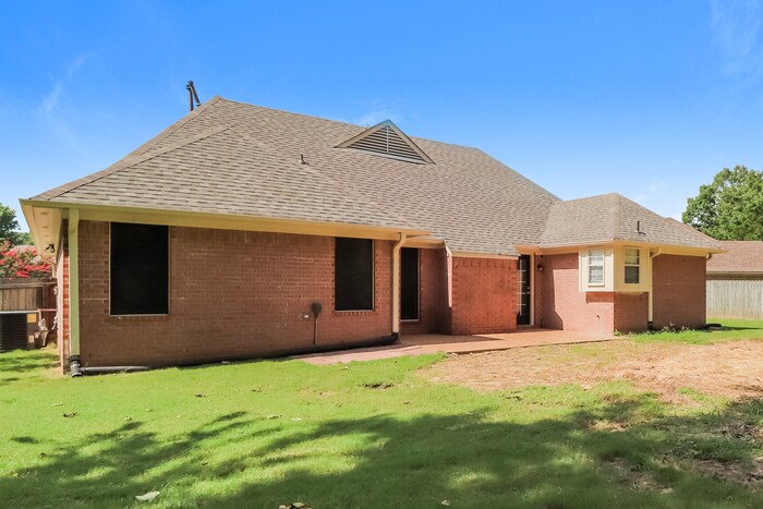 Building Photo - 190 Winding Creek Dr