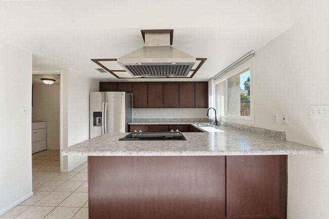 Building Photo - Beautiful 3-Bedroom Townhome in Northern Manor West