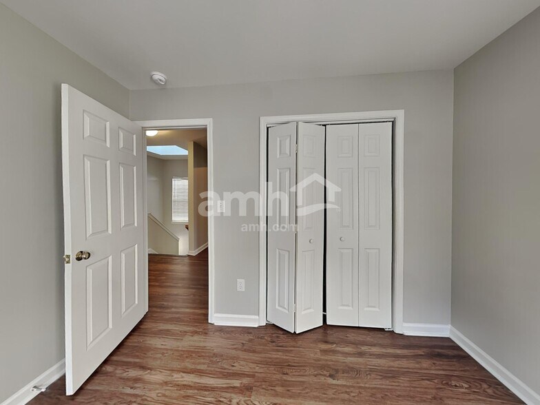 Building Photo - 103 Fair Isle Ct