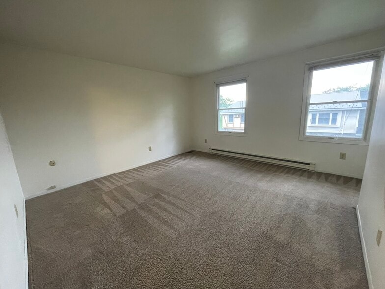 Building Photo - 435 Cedarcrest Dr