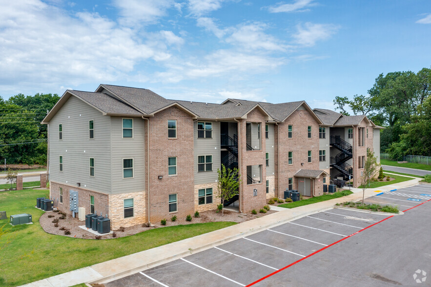 Building Photo - Riverbrook Apartments