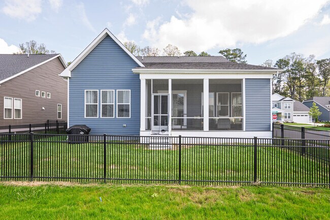 Building Photo - 31080 Silver Maple Dr