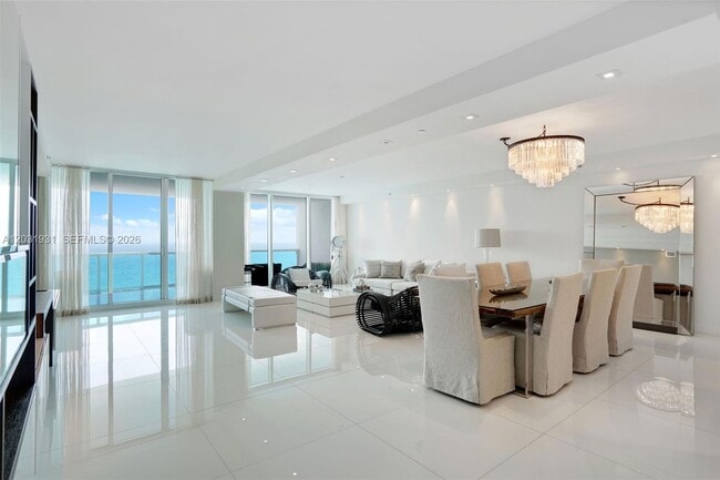 Building Photo - 2711 S Ocean Dr