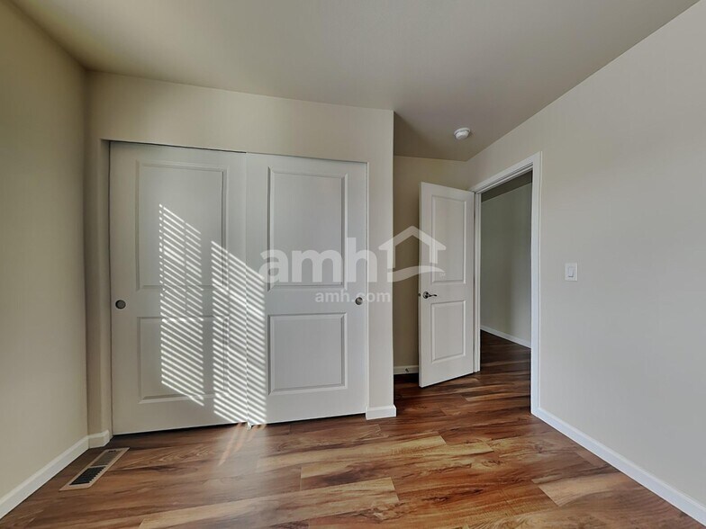 Building Photo - 2741 Link Ave