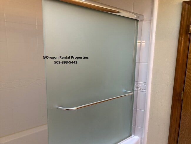 Building Photo - 2511 NE 161st Ave