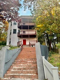 Building Photo - 23 Echo Grove Ave