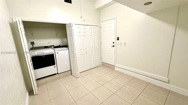 Building Photo - 8102 SW 118th Pl
