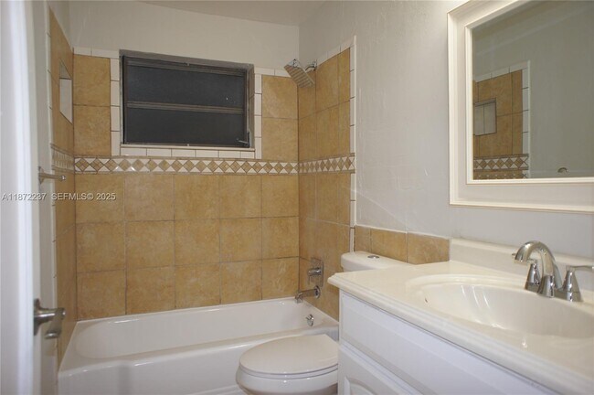 Building Photo - 1940 NE 31st Ct