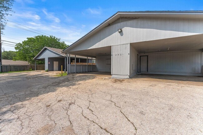 Building Photo - 2501 Teri Rd