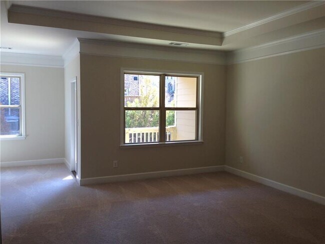 Building Photo - 826 Northam Ln NE