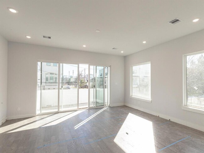 Building Photo - 4225 Eli St