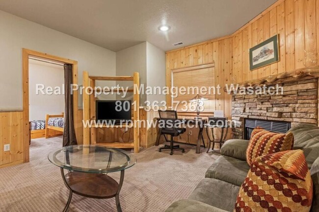 Building Photo - Come See This Fully Furnished Short Term R...