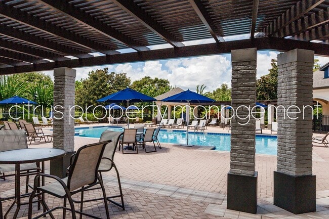 Building Photo - Spacious 4/3 in Independence Available Now!