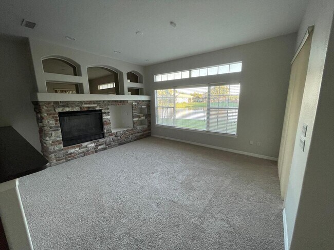 Building Photo - BRISTOL ESTATES 4 BEDRROM, 4 BATHROOMS, 3 CAR GARAGE HOUSE