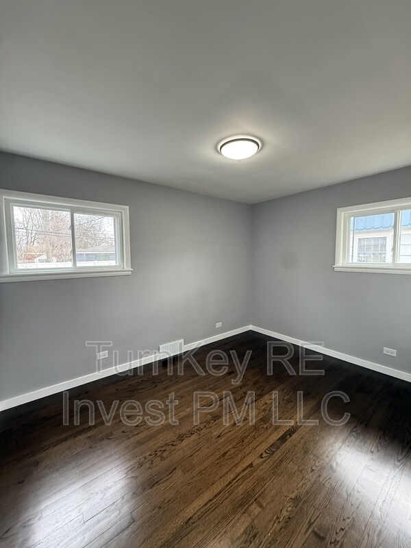 Building Photo - 18227 Center Ave