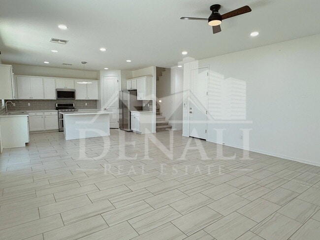Building Photo - 11326 E Unger Ave