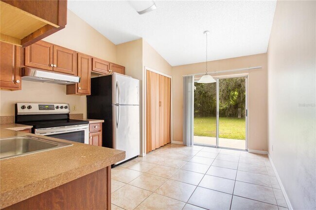 Building Photo - 2610 Adela Ave