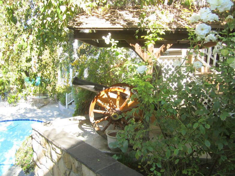 Building Photo - 4024-4028 Los Feliz Blvd