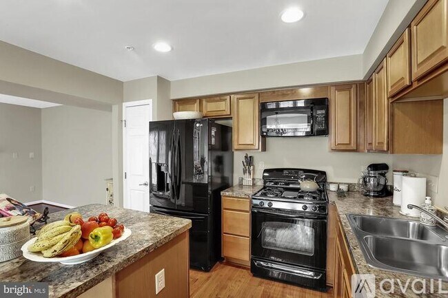 Primary Photo - 822 Blossom Dr