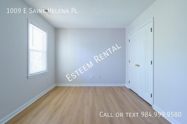 Building Photo - 1009 E St Helena Pl