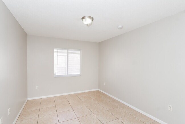 Building Photo - 10932 New Brighton Ct