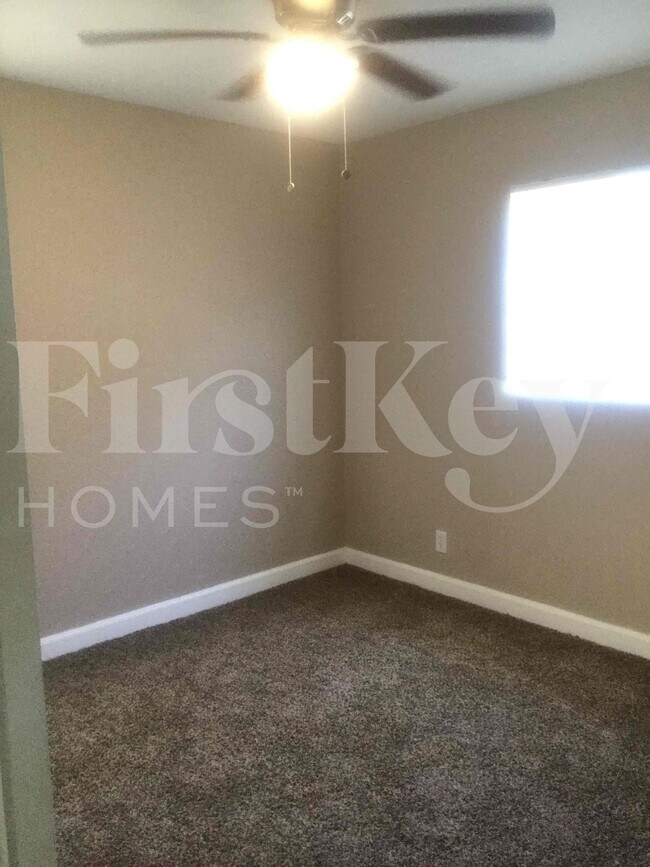 Building Photo - 1443 7th St