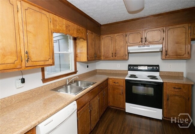 Building Photo - 147 VFW Dr