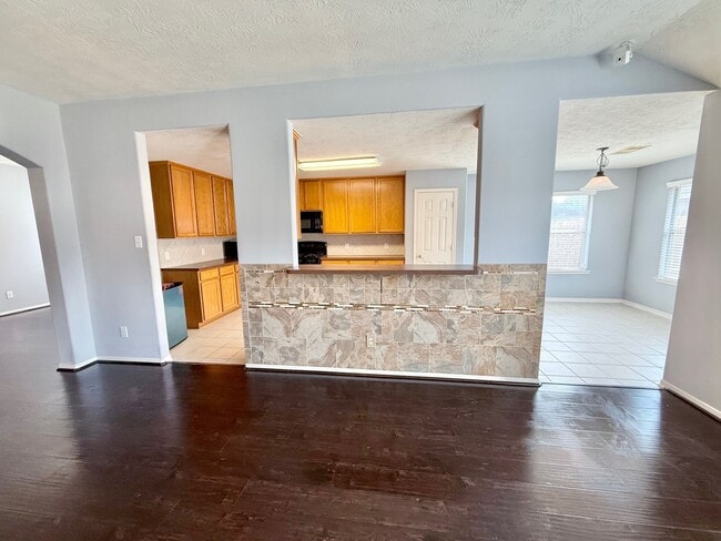 Building Photo - 15107 Summer Sunset Dr