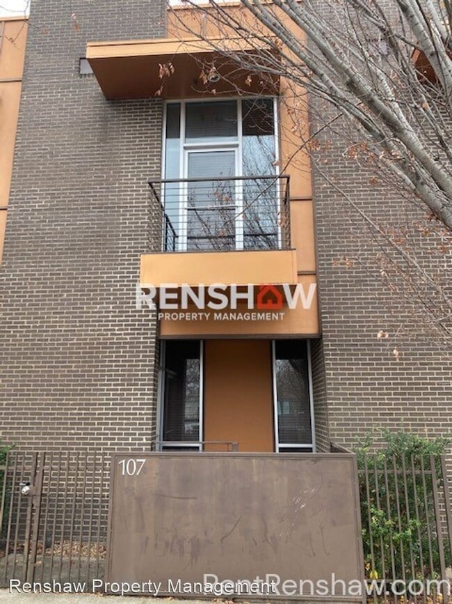 Building Photo - 2 br, 2.5 bath House - 449 Monroe Ave. #107