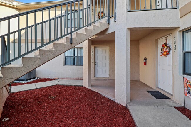 Building Photo - 2625 Heathcote Dr