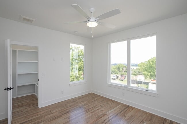 Building Photo - 522 Cliff Cir