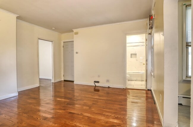 Building Photo - 911 17th St