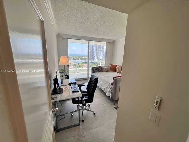 Building Photo - 21055 Yacht Club Dr