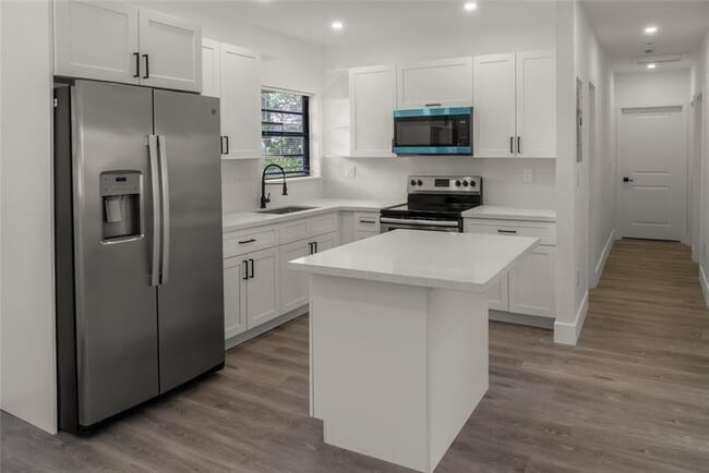Primary Photo - 2724 SW 34th Ct