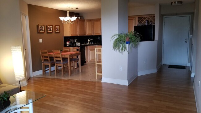 Primary Photo - 601 W 11th Ave