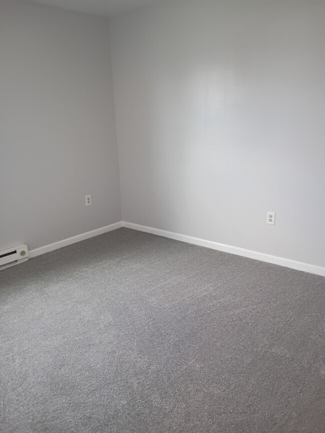 Building Photo - 25 Walnut Mill Ln