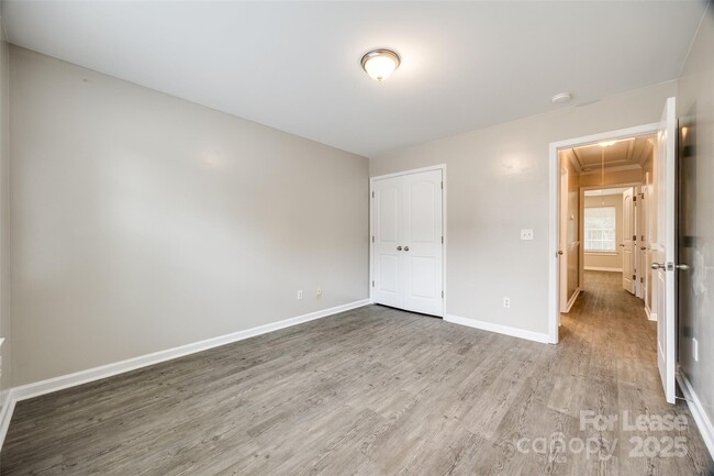 Building Photo - 410 Danielle Way