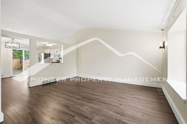 Building Photo - Charming home in Longmont