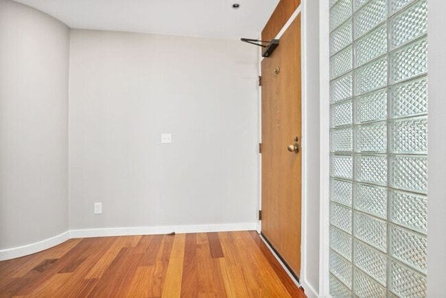 Building Photo - Stunning ALKI WATERFRONT Condo Overlooking Majestic Puget Sound!