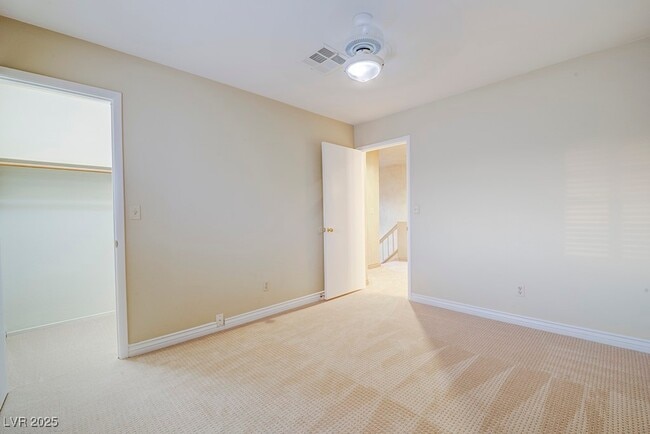 Building Photo - 2394 Millcroft Dr