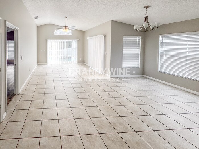 Building Photo - 251 Coralwood Ct