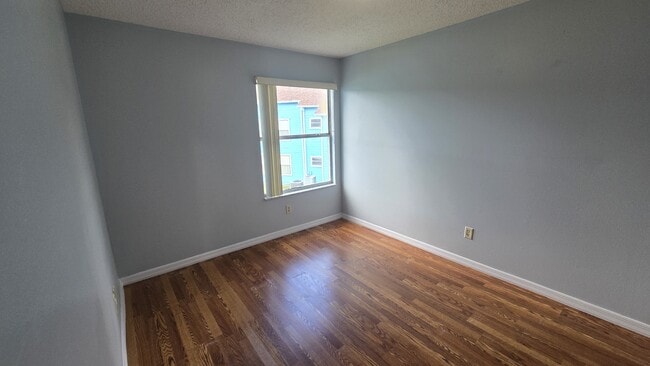 Building Photo - 2747 N Poinciana Blvd