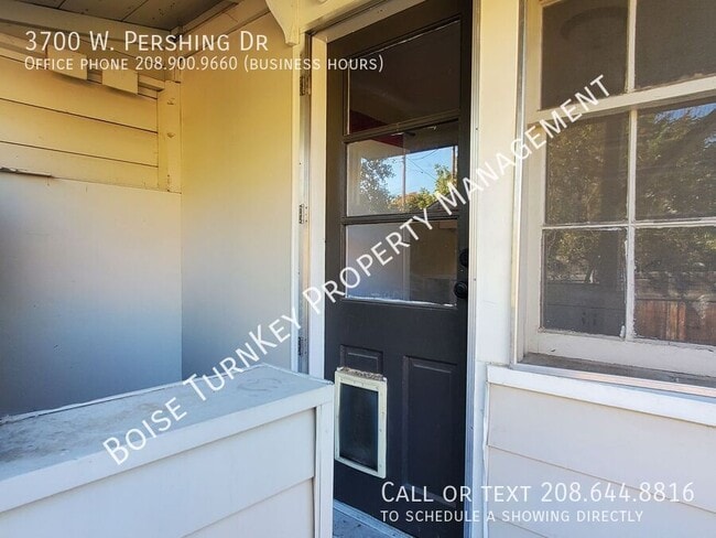 Building Photo - 3700 Pershing Dr