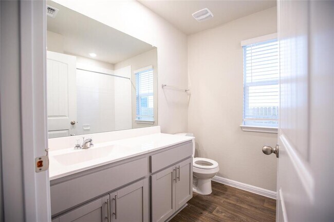 Building Photo - 1525 Arborside Dr